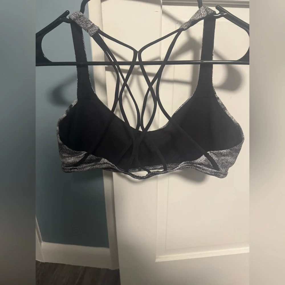 Lululemon Free To Be Zen Sports Bra Size 10 - Picture 5 of 9